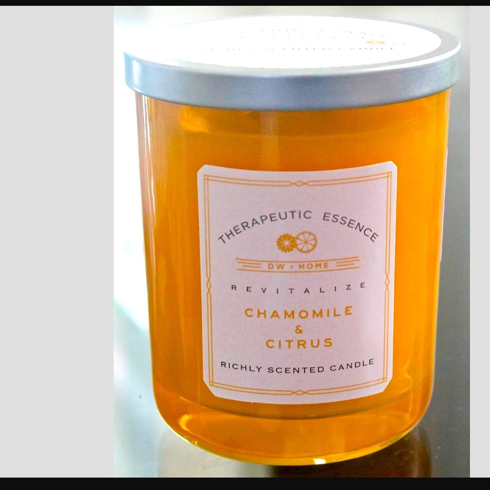 DW HOME CHAMOMILES & CITRUS THERAPEUTIC CANDLE NEW 15 oz